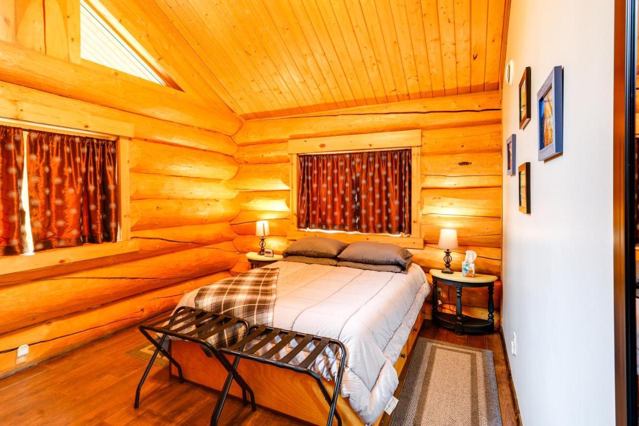 Riverside Log Cabin On-Site Aurora Viewing! North Pole المظهر الخارجي الصورة